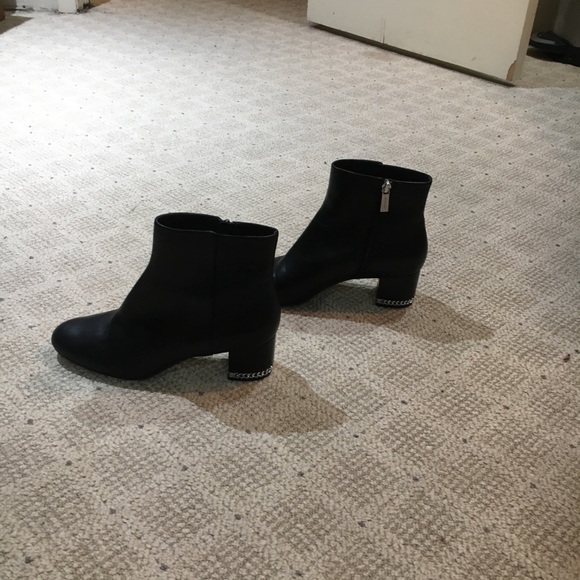 SOLD!! Michael Kors “Sabrina” Leather Ankle Boots. - Picture 5 of 11